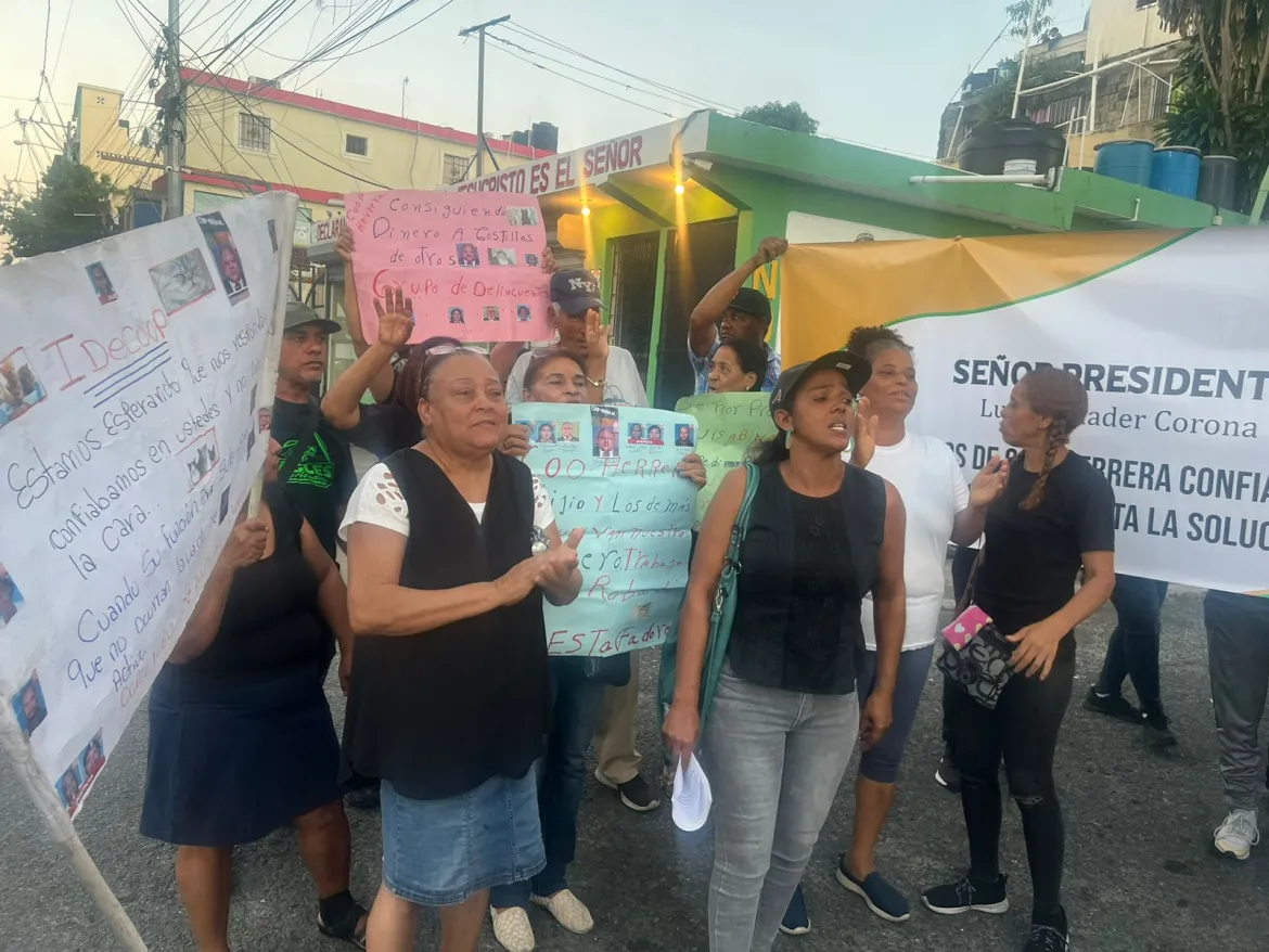 Ahorrantes de la Cooperativa Herrera son humillados por exigir el reembolso de sus fondos Ahorrantes de la Cooperativa Herrera son humillados por exigir el reembolso de sus fondos