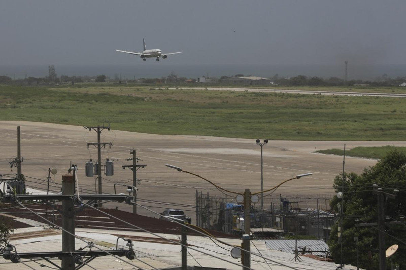 Las operaciones comerciales del principal aeropuerto de Haití siguen paralizadas Las operaciones comerciales del principal aeropuerto de Haití siguen paralizadas
