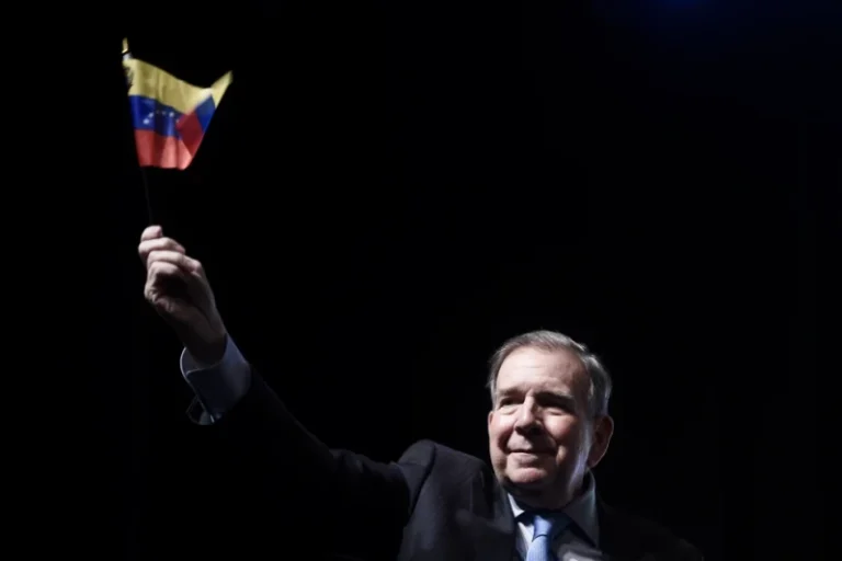 Edmundo González aterriza en Guatemala días después de que Maduro juramentó para su tercer mandato