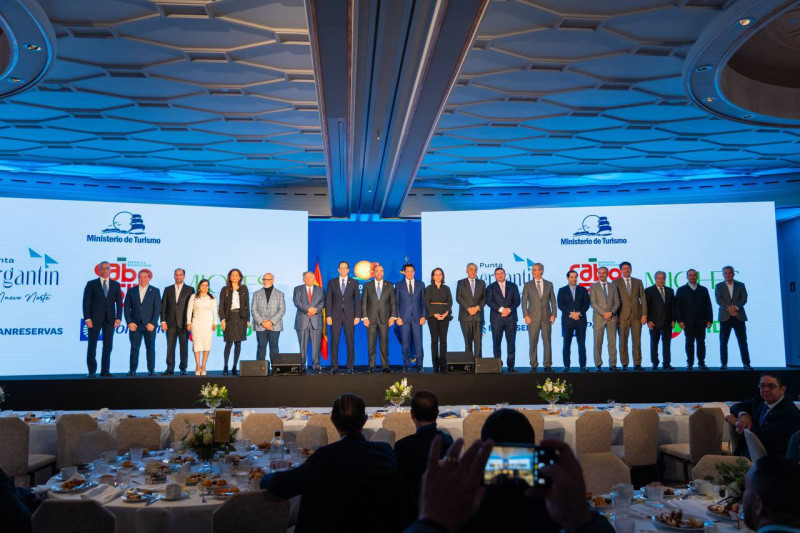 País logra inversiones por más de US,500 millones en el segundo día de Fitur 2025