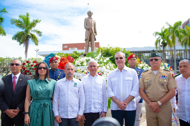 Presidente Abinader rinde tributo a Juan Pablo Duarte a 212 años de su natalicio