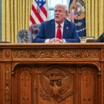 Trump comienza su mandato con un índice de aprobación del 47 %