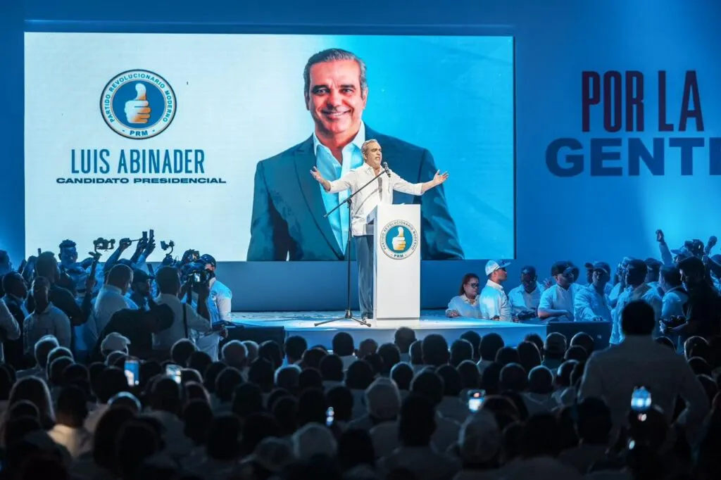 Luis Abinader presidirá el PRM en 2026