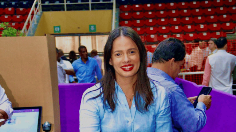 Carolina Wegmuller Premio Nacional de la Juventud a la Secretaria de Juventud del PLD