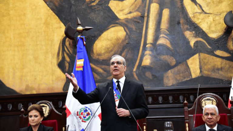 Luis Abinader asegura que la clase media crecerá del 40% al 50% de la población