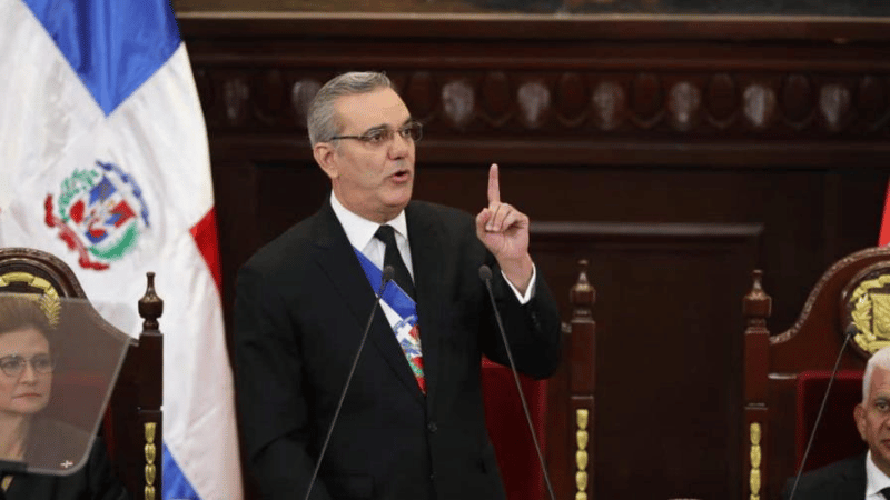 Reducen la pobreza y pobreza extrema en el país entre 2023 y 2024, asegura el presidente Luis Abinader