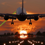 Denuncian uso ilícito de rayos láser contra aviones en República Dominicana
