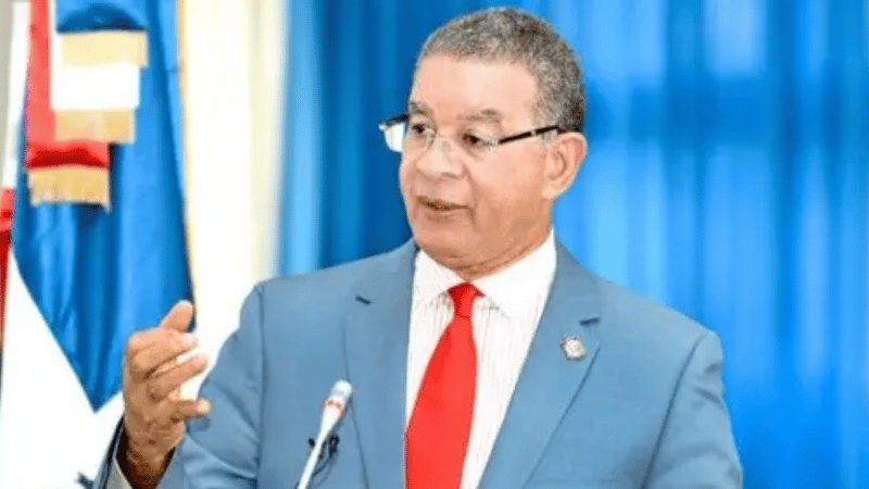 Instituto Duartiano desmiente a Adriano Espaillat y afirma que bandera exhibida es de esencia haitiana