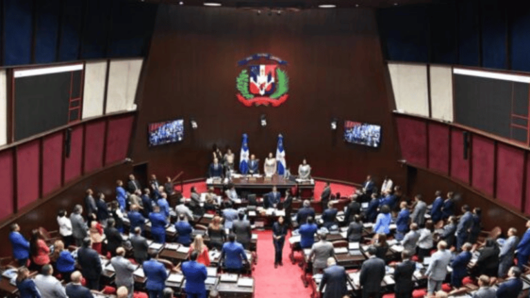 El Gobierno insta a aprobar nueva Ley de Contrataciones, pero desacuerdos en la Cámara de Diputados retrasan su avance