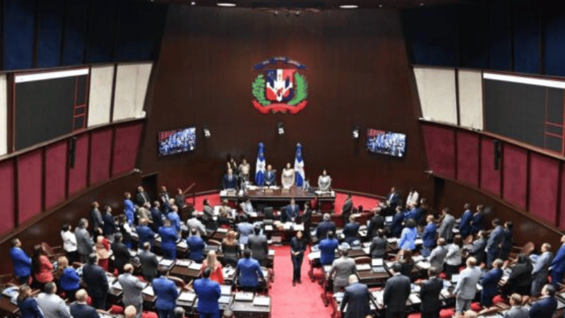 El Gobierno insta a aprobar nueva Ley de Contrataciones, pero desacuerdos en la Cámara de Diputados retrasan su avance El Gobierno insta a aprobar nueva Ley de Contrataciones, pero desacuerdos en la Cámara de Diputados retrasan su avance