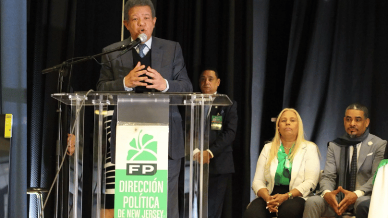 Leonel Fernández critica negligencia del gobierno ante intoxicación de estudiantes en provincia Duarte