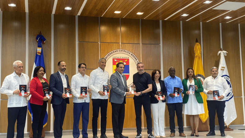 Consultor español Xavi Domínguez presenta su obra «Érase Una Vez» en la PUCMM