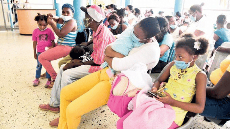 Aumentan casos de niños con vómito y diarrea en centros de salud Aumentan casos de niños con vómito y diarrea en centros de salud