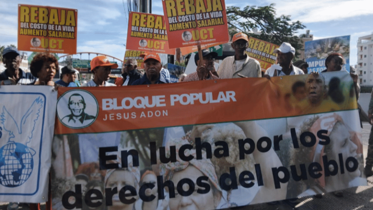 Protesta frente al Ministerio de Industria y Comercio por el alto costo de la vida