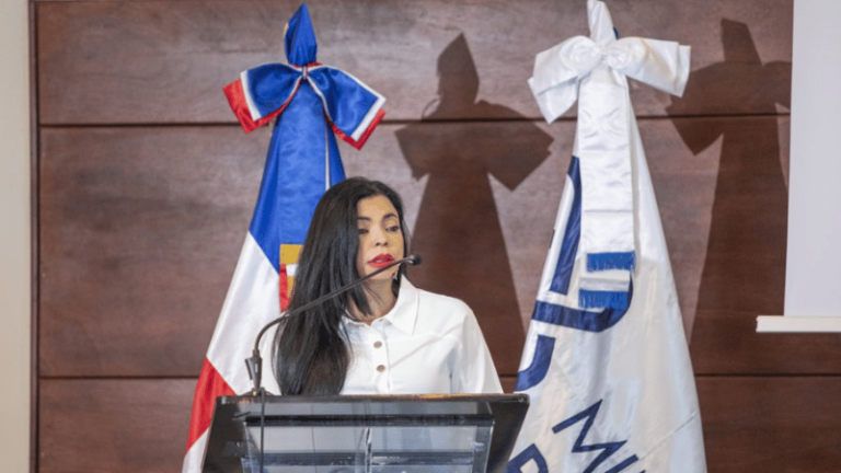 Yeni Berenice Reynoso reafirma su compromiso contra la corrupción