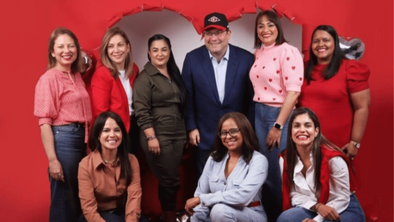 Día del Amor y la Amistad: Aduanas Refuerza los Valores de Unidad y Trabajo en Equipo