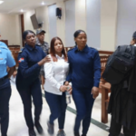 Condenan a 30 años de prisión a mujer que incendió la casa de su pareja en el Distrito Nacional