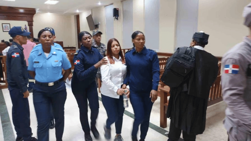 Condenan a 30 años de prisión a mujer que incendió la casa de su pareja en el Distrito Nacional
