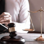 Altercado entre abogados a las puertas del Juzgado de Paz de Villa Mella
