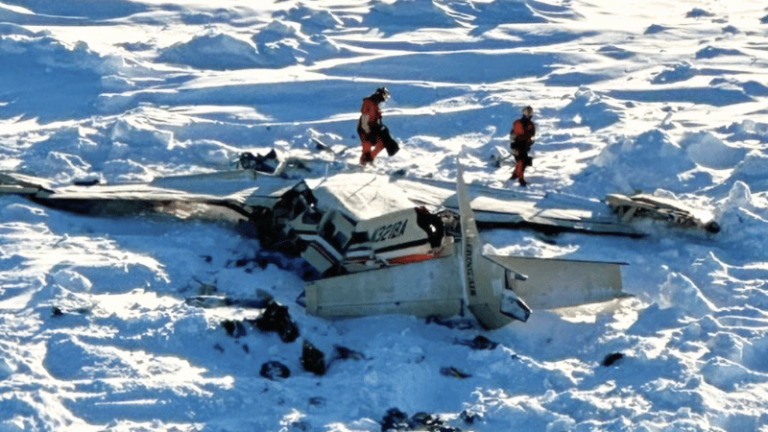 Tragedia aérea en Alaska: Localizan avión desaparecido con tres fallecidos confirmados