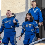 Astronautas varados en la EEI podrían regresar en marzo