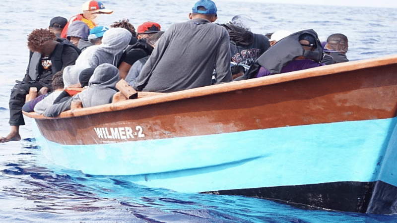 Autoridades Federales Detienen a 30 Migrantes en la Isla de Mona, Puerto Rico
