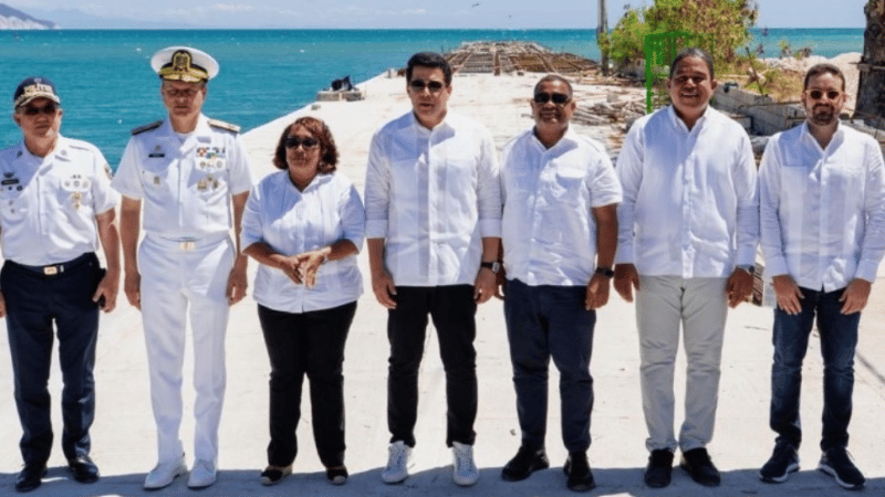 El Ministro de Turismo da inicio a la construcción de la terminal de cruceros en el Puerto de Barahona El Ministro de Turismo da inicio a la construcción de la terminal de cruceros en el Puerto de Barahona