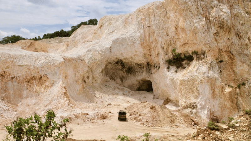 Gobierno prohíbe actividades mineras en la Reserva Antropológica Cuevas de Borbón o del Pomier