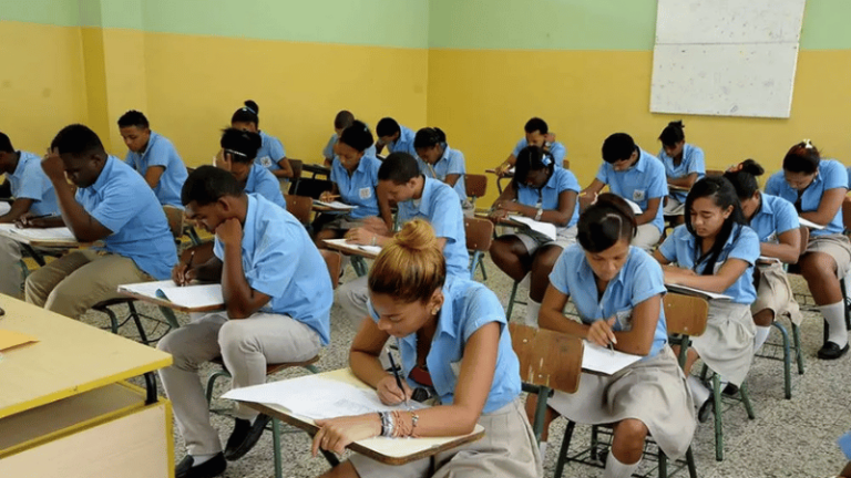 Ministerio de Educación Habilita Inscripción para Alumnos Pendientes de Pruebas Nacionales de Años Anteriores al 2025