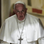 El Papa Francisco continúa su recuperación en Roma mientras cumple con sus funciones a distancia