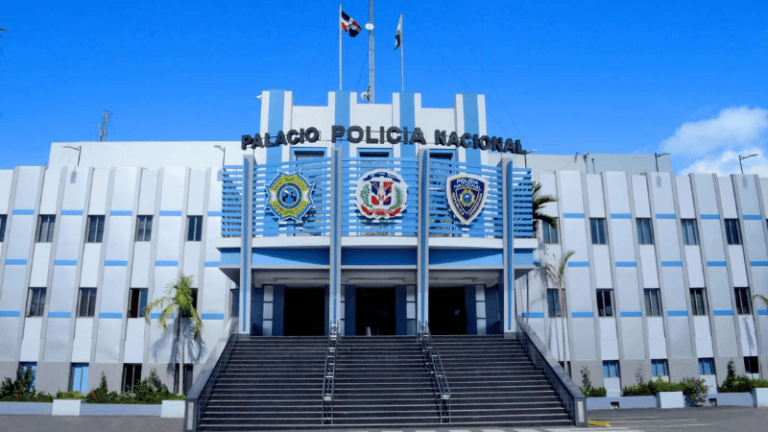 Asesinan a oficial de la Policía Nacional, escolta de juez, en violento atraco en Sabana Perdida, Santo Domingo Norte