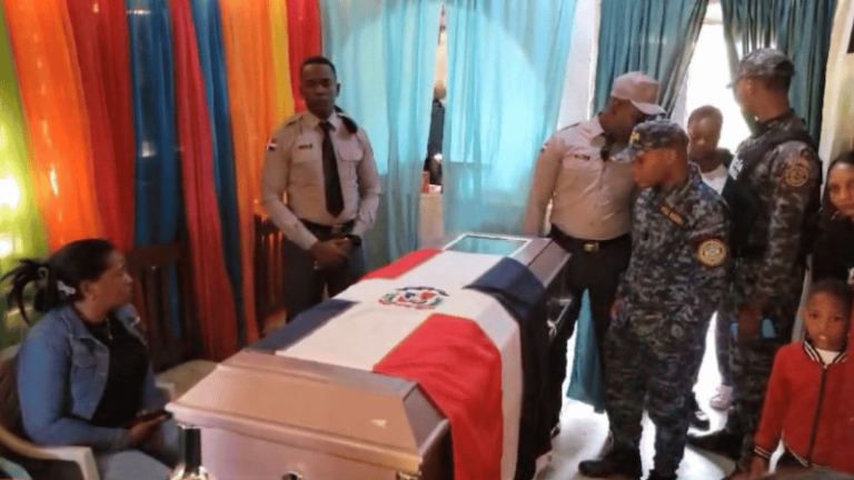 Mueren policía y civil tras choque por carrera clandestina; militar del Ejército herido