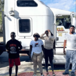 Ejército de República Dominicana encuentra migrantes ocultos en camión en Elías Piña