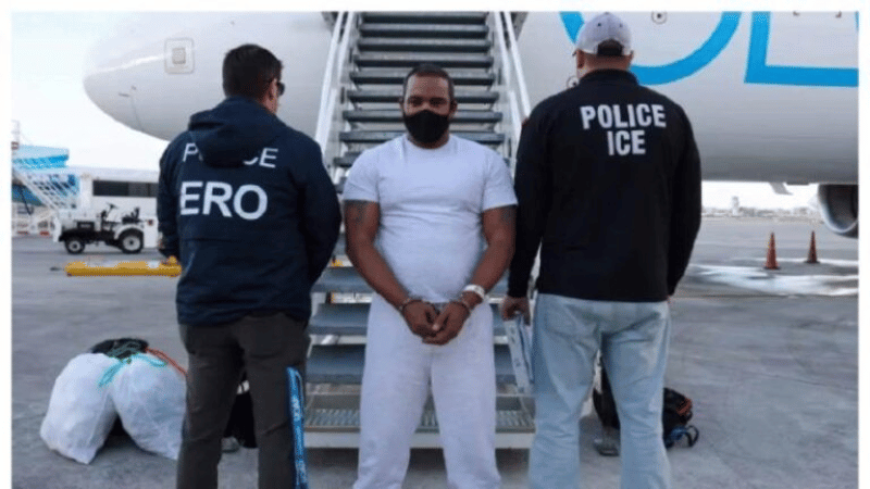 ICE Deporta a Ciudadano Dominicano Buscado por Tráfico de Personas ICE Deporta a Ciudadano Dominicano Buscado por Tráfico de Personas