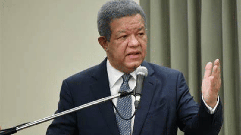 Leonel Fernández extiende nueva invitación a Abinader para recorrer el país y evaluar avances de obras