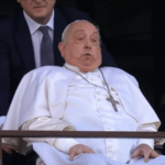 El Papa Francisco Aparece en Público Tras 38 Días de Hospitalización