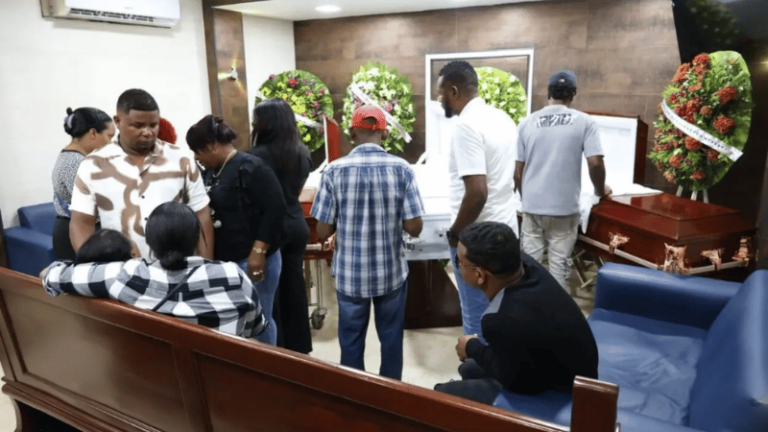 Velan Restos de Familia Fallecida en Tragedia en Santo Domingo Este