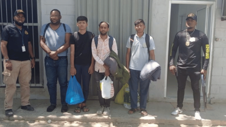 Dirección General de Migración (DGM) detiene a ocho extranjeros por ingreso irregular