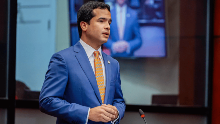 Omar Fernández critica cobro en ambas direcciones del nuevo peaje en la Autopista Duarte