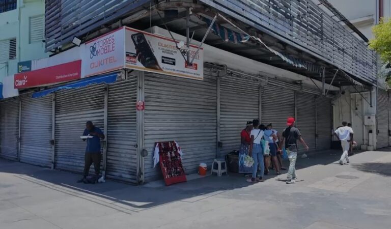 Comercios lucen cerrados este Sábado Santa