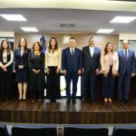 JCE presenta proyecto de la nueva cédula a miembros del CONEP y de ANJE
