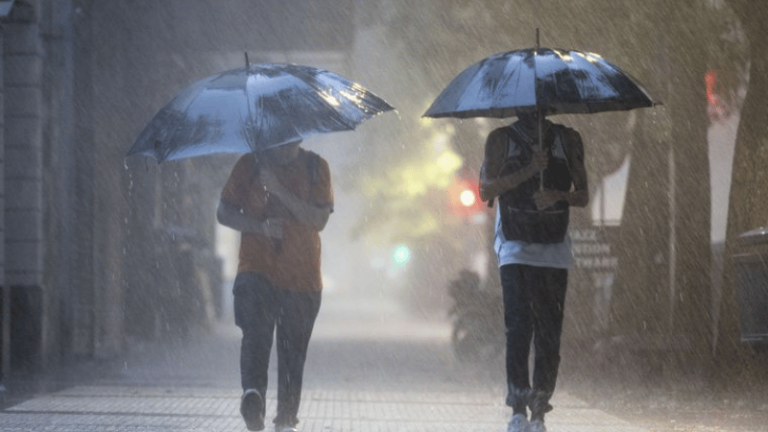 Provincias en alerta por vaguada y oleaje peligroso este jueves