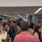 El apagón eléctrico en España genera aglomeraciones en los supermercados
