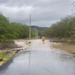 Comunidad de Mozobí incomunicada tras desbordamiento de ríos en Montellano, Puerto Plata
