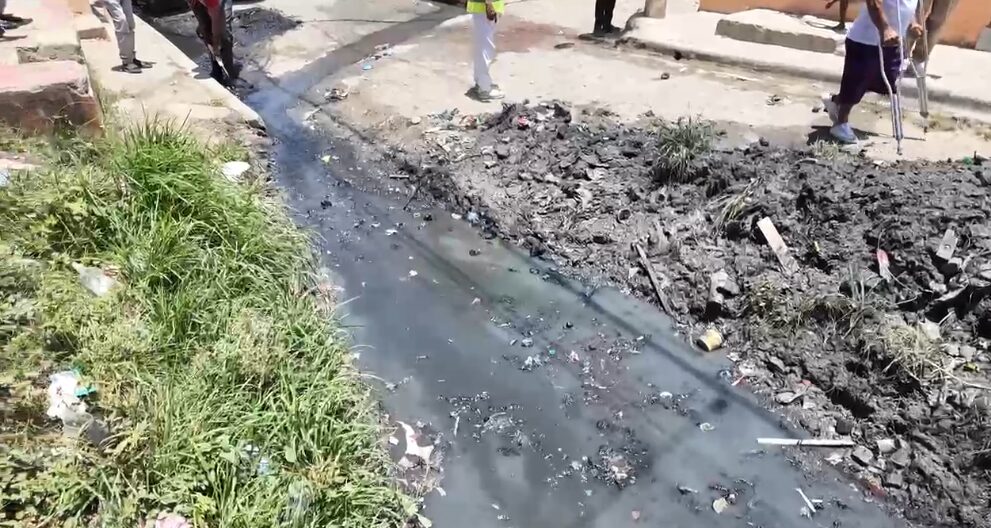 Alcaldía de SDN interviene cañada en El Manguito con una inversión superior al millón de pesos Alcaldía de SDN interviene cañada en El Manguito con una inversión superior al millón de pesos