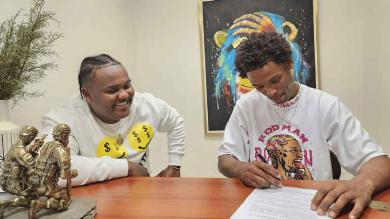 El Artista Urbano Seney Firma Contrato Discográfico con Sello «Sobrino Records»