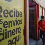 El impuesto a remesas de EEUU angustia hasta a 40 millones de migrantes y sus familias