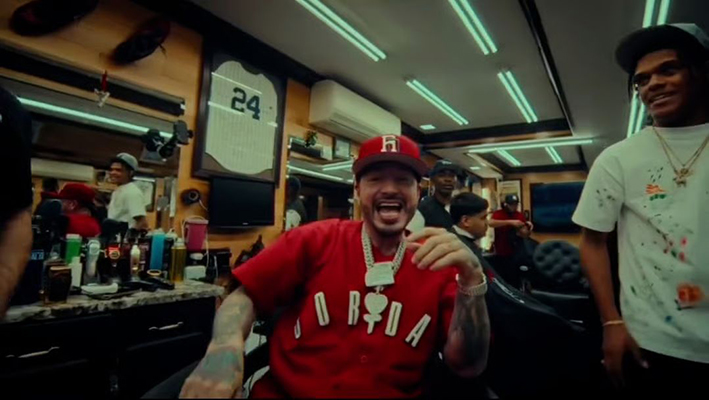 J Balvin se une al dominicano Omega en ‘KLK’, un merengue electrónico