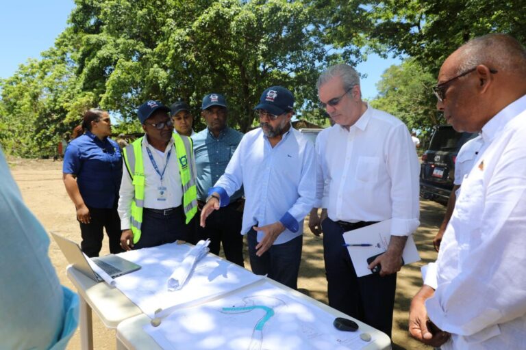 Abinader constata en Espaillat y Puerto Plata daños causados por lluvias