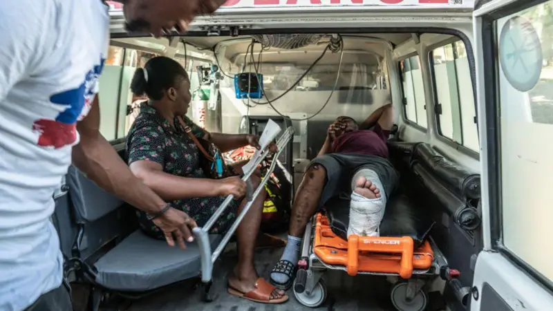 «Sacaron a dos pacientes de nuestra ambulancia y los ejecutaron»: la violencia extrema en Haití que lleva al límite el trabajo de Médicos Sin Fronteras